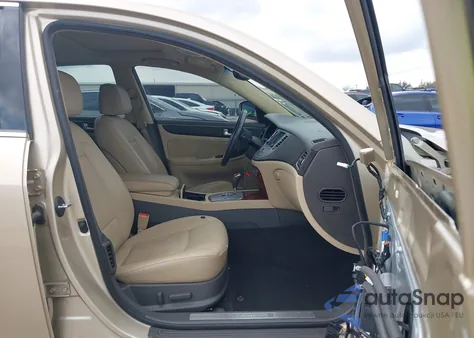 2012 Hyundai Genesis 3.8 z USA, uszkodzony, nr VIN KMHGC4DD2CU152090